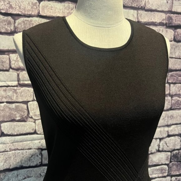 Jones New York NWT Black Sleeveless Blouse Size Medium - Picture 2 of 8